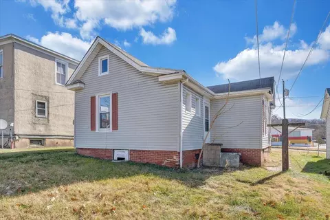 228 E Beech St, Covington, VA 24426 photo 24