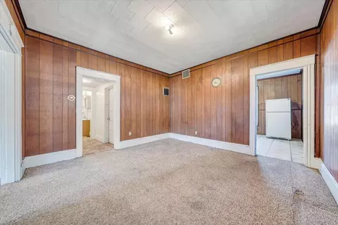 228 E Beech St, Covington, VA 24426 photo 6