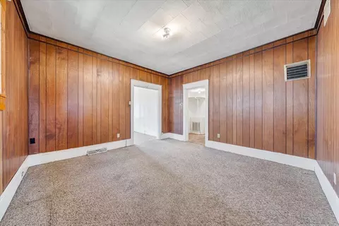 228 E Beech St, Covington, VA 24426 photo 7