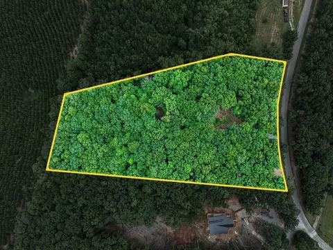 34 Brights Rd, Pittsville, VA 24139