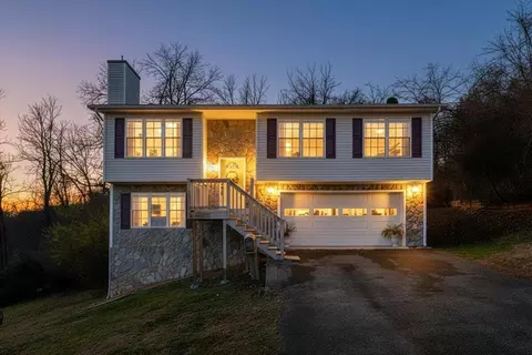 2732 Ordway Dr NW, Roanoke, VA 24017