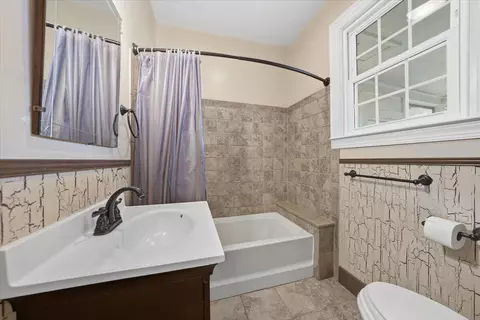 Bath - 9419 Franklin St, Ferrum, VA 24088 photo 1 of 5