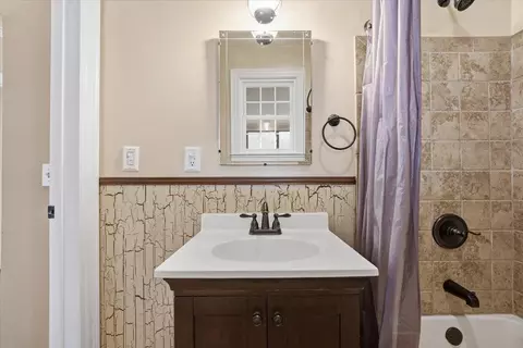 Bath - 9419 Franklin St, Ferrum, VA 24088 photo 2 of 5