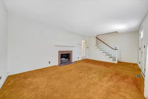 Living - 1859 Fort Chiswell Rd, Max Meadows, VA 24360 photo 4 of 9