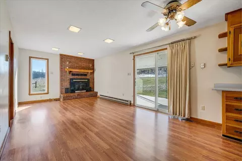 Living - 1859 Fort Chiswell Rd, Max Meadows, VA 24360 photo 5 of 9