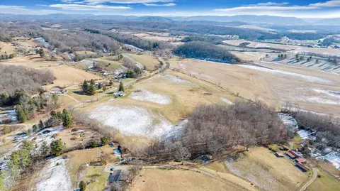 View/Area - 1859 Fort Chiswell Rd, Max Meadows, VA 24360 photo 9 of 16