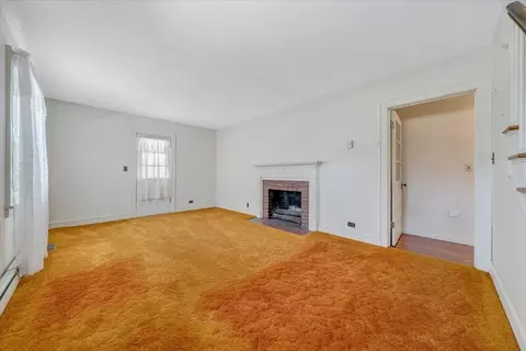 Living - 1859 Fort Chiswell Rd, Max Meadows, VA 24360 photo 3 of 9