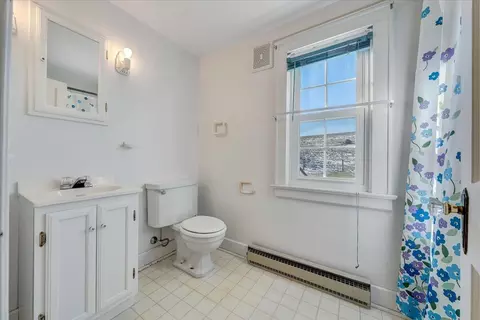 Bath - 1859 Fort Chiswell Rd, Max Meadows, VA 24360 photo 2 of 2