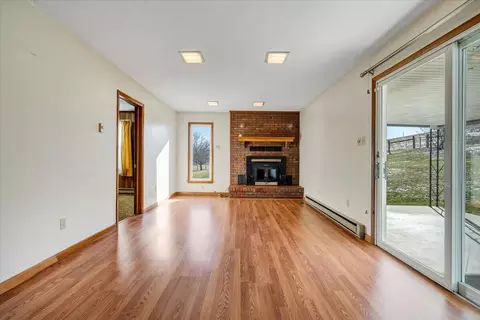 Living - 1859 Fort Chiswell Rd, Max Meadows, VA 24360 photo 6 of 9