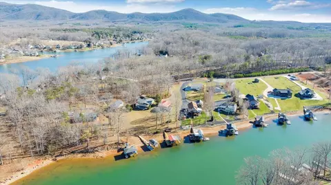 View/Area - 1111 Jefferson Dock Rd, Penhook, VA 24137 photo 5 of 7