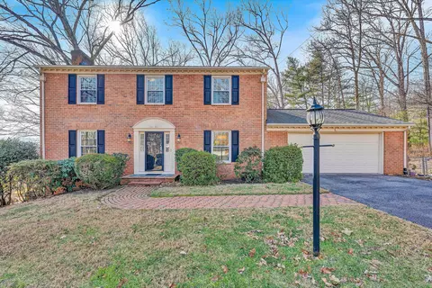 3034 Tree Top Ln, Roanoke, VA 24018