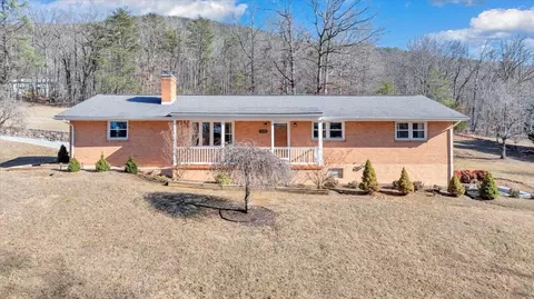 5292 Amanda Ln, Roanoke, VA 24014