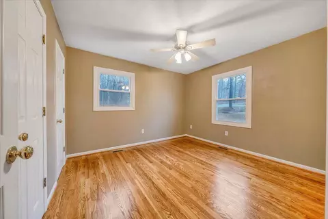 Bedroom - 5146 Keffer Rd, Catawba, VA 24070 photo 5 of 8