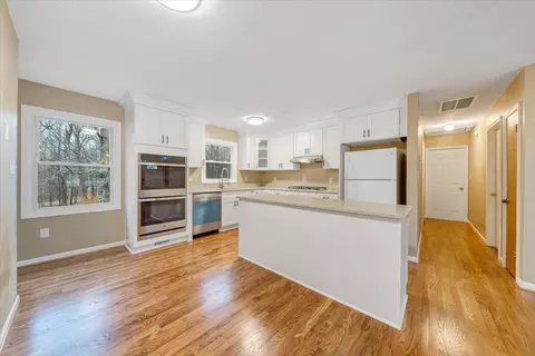 Kitchen - 5146 Keffer Rd, Catawba, VA 24070 photo 2 of 5