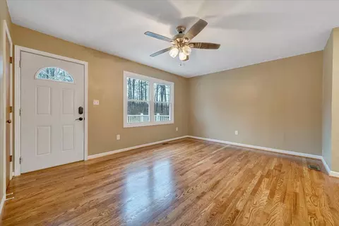 Living - 5146 Keffer Rd, Catawba, VA 24070 photo 4 of 7