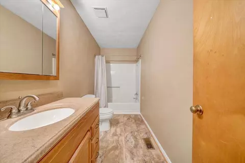Bath - 5146 Keffer Rd, Catawba, VA 24070 photo 2 of 2