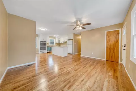 Living - 5146 Keffer Rd, Catawba, VA 24070 photo 2 of 7