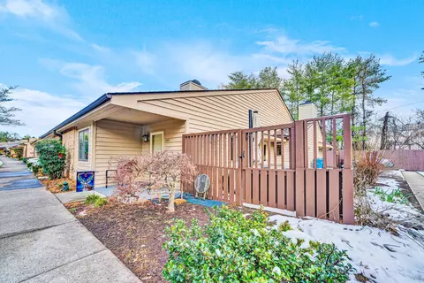 443 Windward Dr SW #443, Roanoke, VA 24018