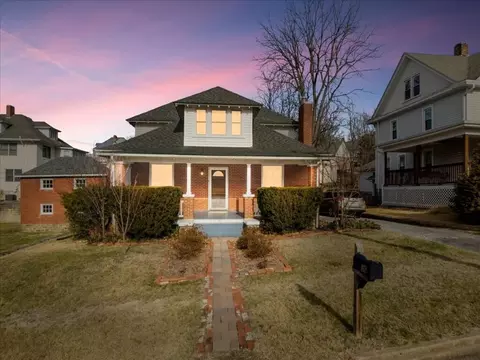 36 NW 8th St NW, Pulaski, VA 24301