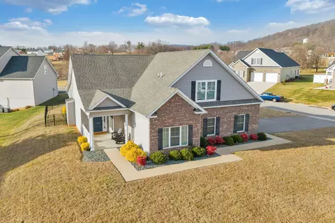 3015 Adam Dr, Vinton, VA 24179