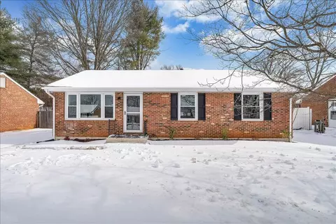 4753 Long Acre Dr NE, Roanoke, VA 24019