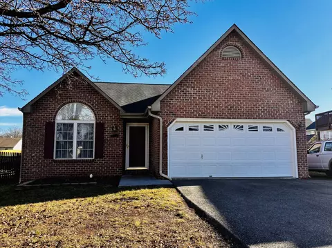 6009 Stone House Ln, Roanoke, VA 24019