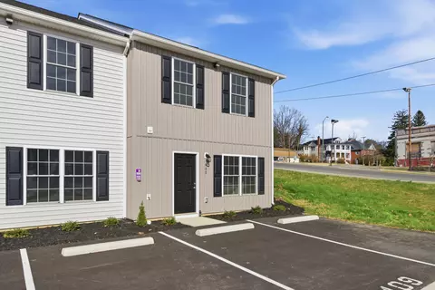 409 N Washington Ave #12, Pulaski, VA 24301