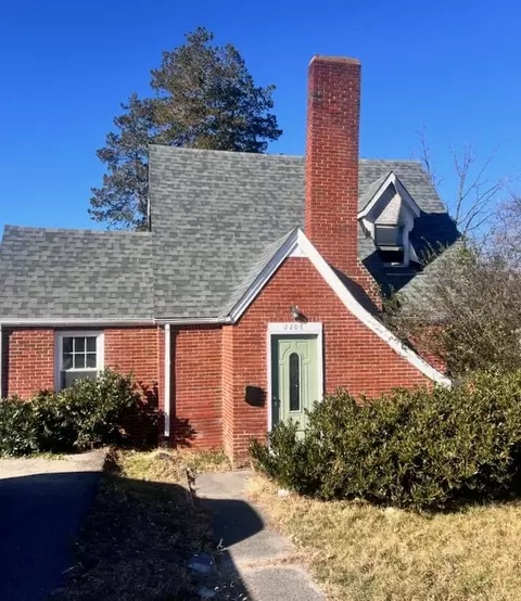 2208 10th St NW, Roanoke, VA 24012