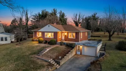 800 Circle St, Salem, VA 24153