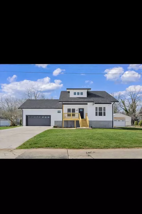 415 7th St, Vinton, VA 24179