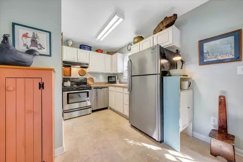 Kitchen - 411 E Jackson Ave, Vinton, VA 24179 photo 1 of 3