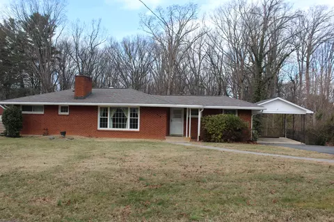 718 Sunset Dr, Bedford, VA 24523