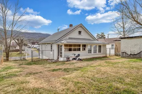 Exterior - 234 E Parrish St, Covington, VA 24426 photo 4 of 5
