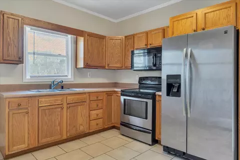 Kitchen - 1925 Willis St, Salem, VA 24153 photo 2 of 4