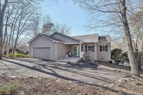 213 Redwood Ter, Huddleston, VA 24104