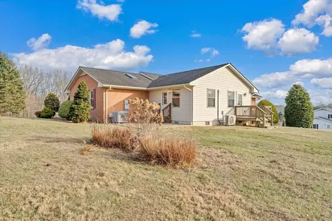 Exterior - 5985 Collier St, Dublin, VA 24084 photo 4 of 14