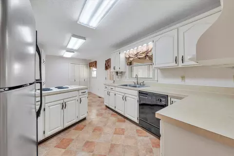 Kitchen - 5985 Collier St, Dublin, VA 24084 photo 1 of 5