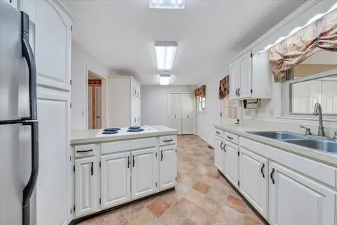 Kitchen - 5985 Collier St, Dublin, VA 24084 photo 2 of 5