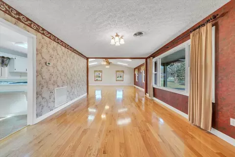 Living - 5985 Collier St, Dublin, VA 24084 photo 1 of 10