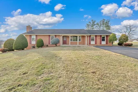 Exterior - 5985 Collier St, Dublin, VA 24084 photo 12 of 14