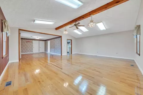 Living - 5985 Collier St, Dublin, VA 24084 photo 6 of 10
