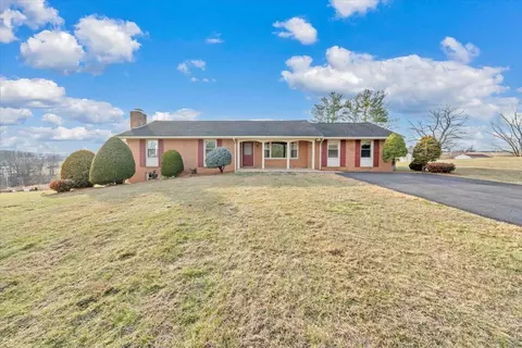 Exterior - 5985 Collier St, Dublin, VA 24084 photo 13 of 14
