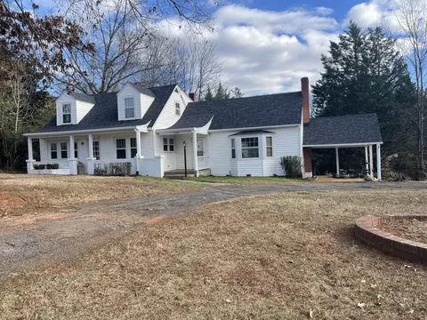 1008 Hampton Ave, Bedford, VA 24523