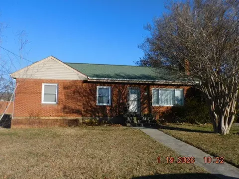 911 Logan St S, Salem, VA 24153