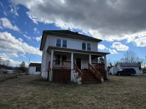 49 Holcombe Ave, New Castle, VA 24127