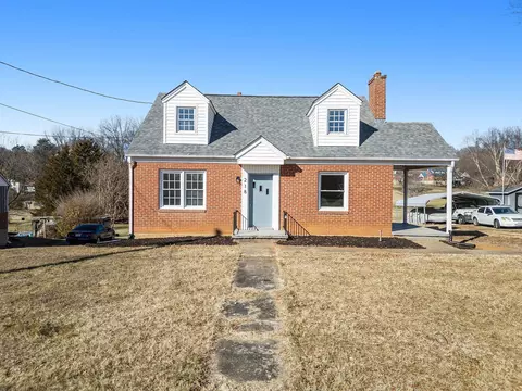 218 E John Redd Blvd, Collinsville, VA 24078