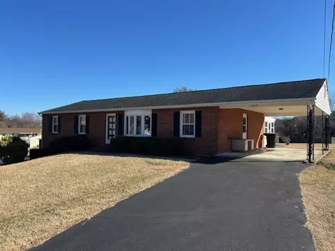 3519 Mcdaniel Dr, Salem, VA 24153