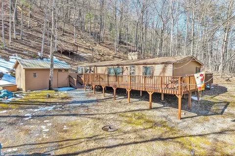 625 Miller Cove Rd, Catawba, VA 24070