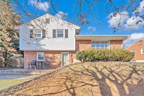 1511 W Carrollton Ave, Salem, VA 24153