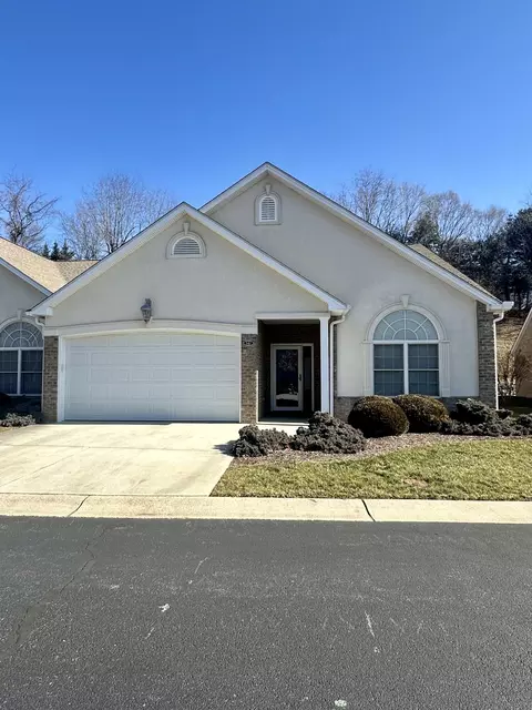 547 Greenway Landing Pl, Vinton, VA 24179